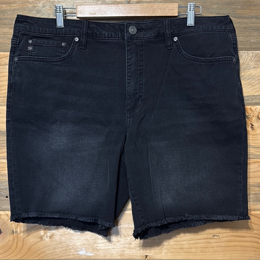 Women's Seven7 Black Mid Rise Distressed Denim Relaxed Bermuda Shorts Size: 16